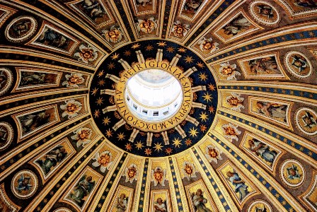 Cúpula de la Basílica de San Pedro en el Vaticano