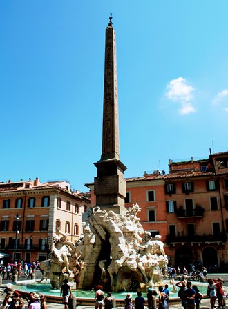 Fuente de los Cuatro Rios de Bernini en la Piazza Navona de Roma