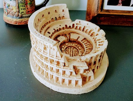 Souvenir del Coliseo en Roma