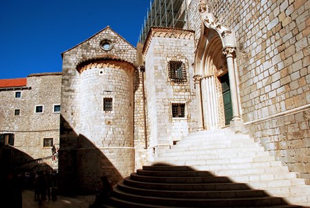 Escaleras de la Iglesia de Santo Domingo en Dubrovnik