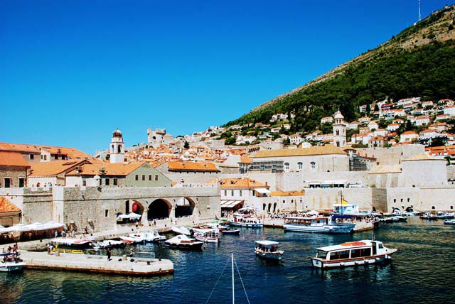 Soberbia panorámica del Puerto Viejo de Dubrovnik tras finalizar el recorrido de las murallas